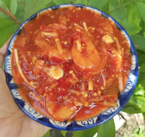 Hướng Dẫn Thưởng Thức Tôm Chua Huế: Cách Ăn Và Món Kèm Ngon Miệng