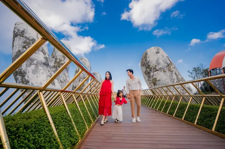 Các Tour Bà Nà Hills 1 Ngày Trọn Gói Từ Đà Nẵng Dành Cho Du Khách Muốn Tham Quan Cầu Vàng