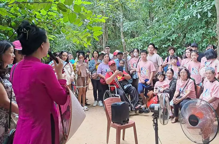 Trang Phục Thích Hợp Khi Thăm Quê Bác: Hướng Dẫn Chi Tiết Cho Du Khách