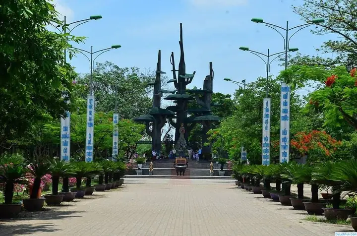 Thuê Xe Từ Sân Bay Huế Đi La Vang: Giá Thuê, Loại Xe & Lộ Trình Chi Tiết
