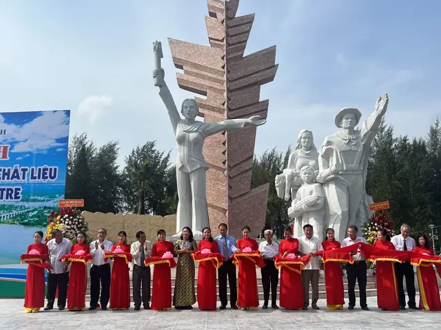 Tìm Hiểu Tượng Đài Đồng Khởi Bến Tre: Ý Nghĩa, Cấu Trúc Và Lịch Sử Hình Thành