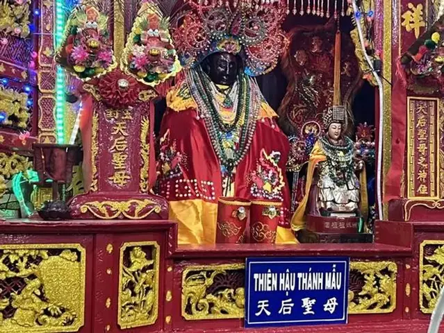 Văn Khấn Chùa Bà Bình Dương Chuẩn Nhất: Bài Cúng Thiên Hậu Thánh Mẫu Cầu Tài Lộc, Bình An