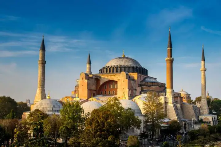Tìm Hiểu Vương Cung Thánh Đường Hagia Sophia: Biểu Tượng Kiến Trúc Hai Tôn Giáo Hơn 1.500 Năm Tại Thổ Nhĩ Kỳ