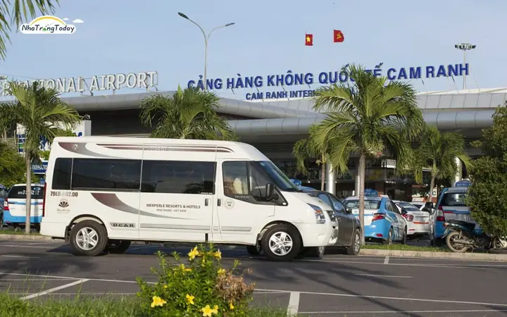 Tổng Hợp Xe Đưa Đón Sân Bay Cam Ranh – Nha Trang: Bảng Giá & Nhà Xe Uy Tín